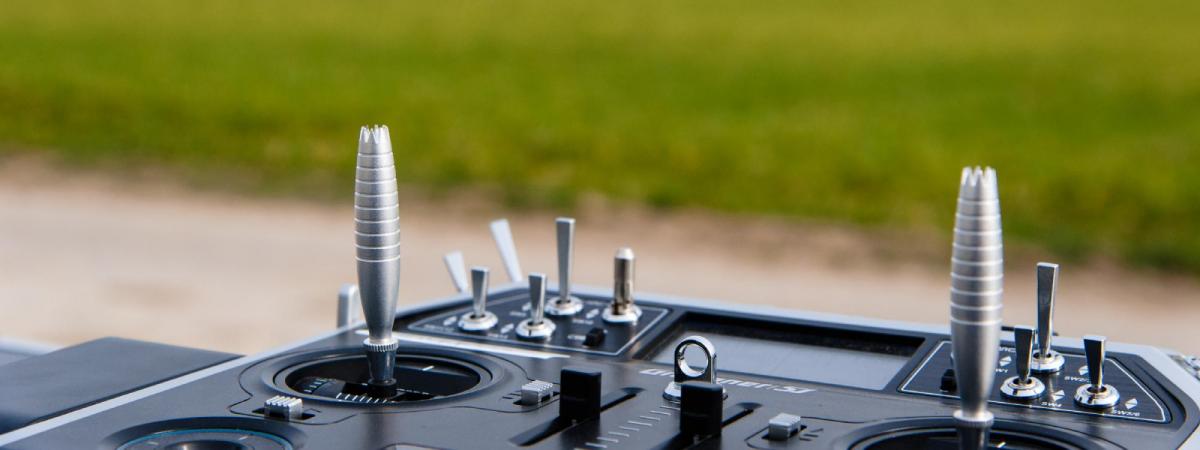 Sender zur Multicoptersteuerung Sender zur Multicoptersteuerung